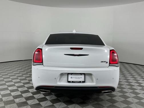 2022 Chrysler 300 S