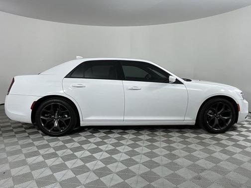 2022 Chrysler 300 S