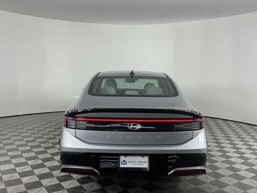 2024 Hyundai SONATA Hybrid SE