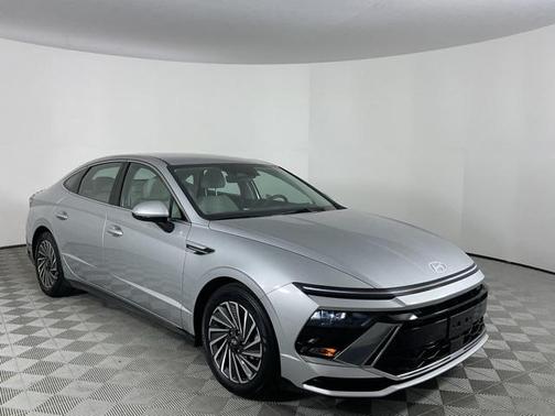 2024 Hyundai SONATA Hybrid SE