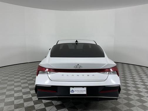 2025 Hyundai ELANTRA SEL