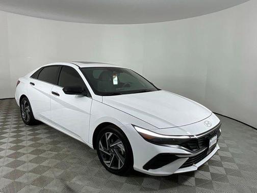 2025 Hyundai ELANTRA SEL