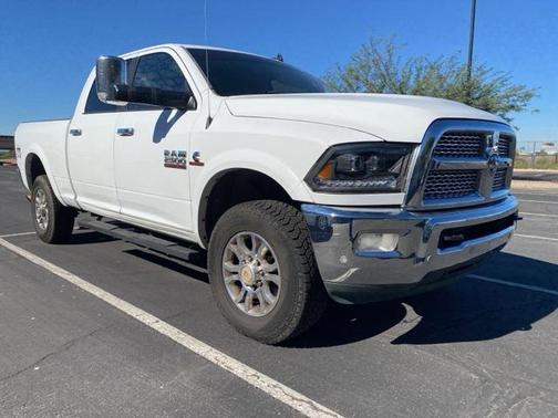 2017 RAM 2500 Laramie Crew Cab 4x4 6'4' Box