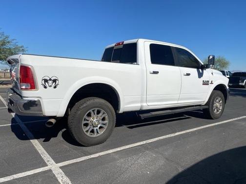 2017 RAM 2500 Laramie Crew Cab 4x4 6'4' Box