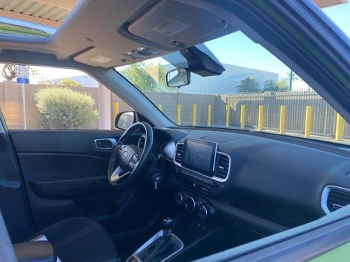 2023 Hyundai VENUE SEL