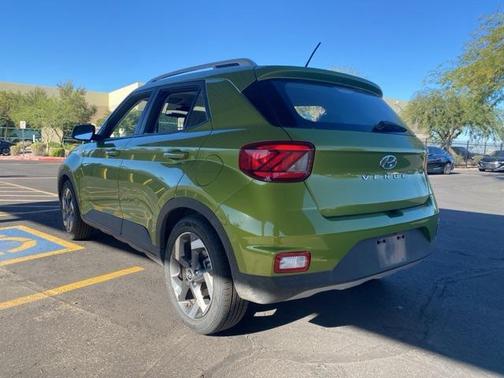 2023 Hyundai VENUE SEL