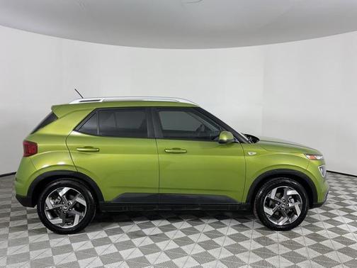 2023 Hyundai VENUE SEL