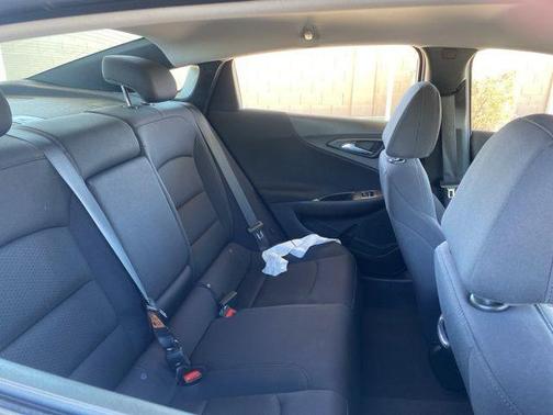 Summit White 2023 Chevrolet Malibu FWD 1LT