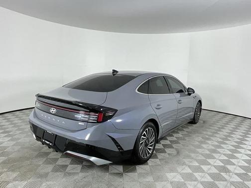 2024 Hyundai SONATA Hybrid SE
