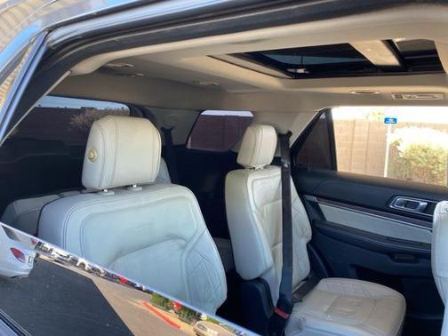 2017 Ford Explorer Platinum