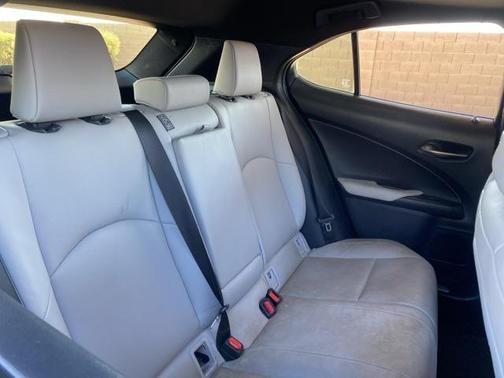 2019 Lexus UX 200 Luxury