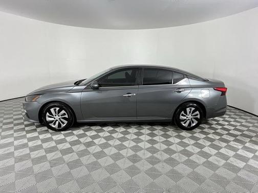 2022 Nissan Altima S FWD