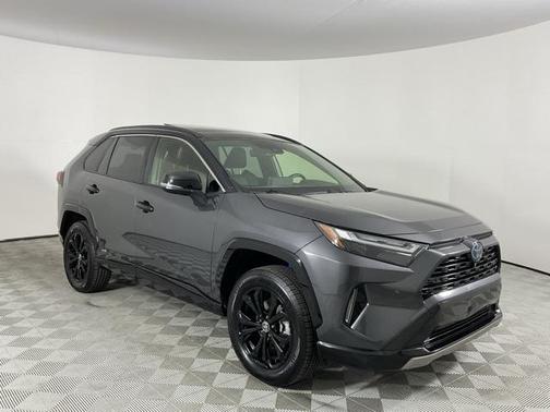 2022 Toyota RAV4 Hybrid SE