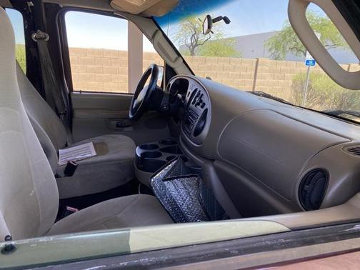 2008 Ford E350 Super Duty XL Wagon