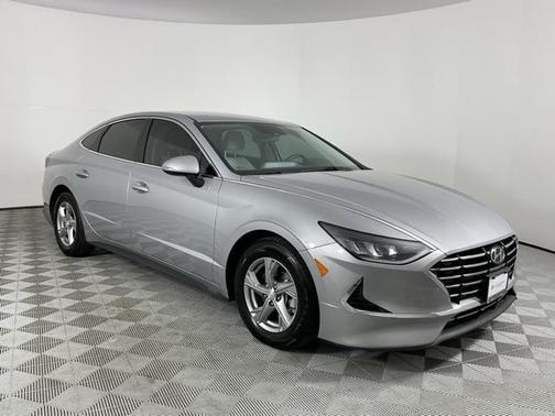 2023 Hyundai SONATA SE