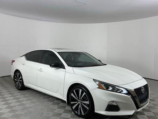 2022 Nissan Altima SR VC-Turbo FWD