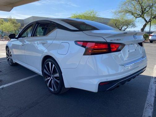 2022 Nissan Altima SR VC-Turbo FWD