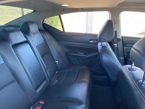 2022 Nissan Altima SR VC-Turbo FWD