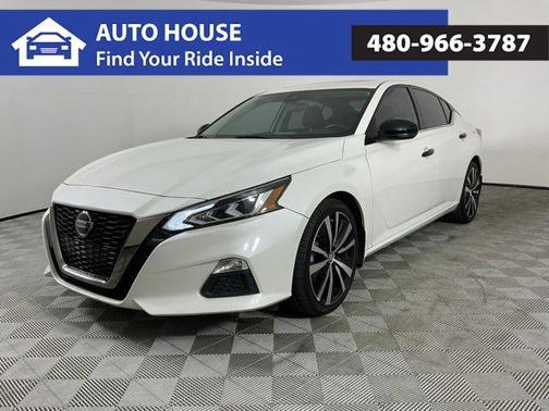 Pearl White Tricoat 2022 Nissan Altima SR VC-Turbo FWD