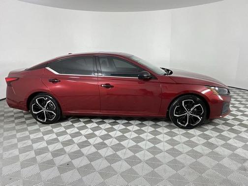 2024 Nissan Altima SR FWD
