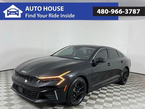 Aurora Black Pearl 2025 Kia K5 LXS