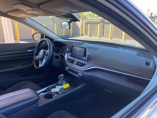 Glacier White 2025 Nissan Altima 2.5 SV