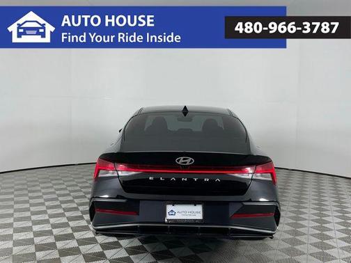 2025 Hyundai ELANTRA SEL