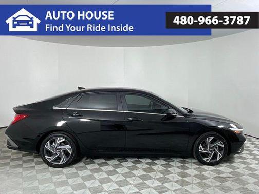 2025 Hyundai ELANTRA SEL