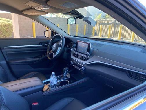 2025 Nissan Altima SR FWD