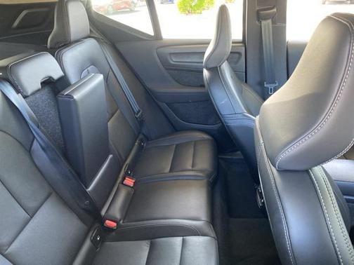 2024 Volvo XC40 B5 Core Bright Theme