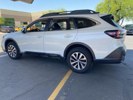 Crystal White Pearl 2020 Subaru Outback Premium