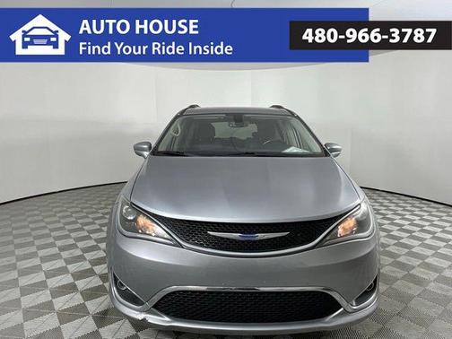 2020 Chrysler Pacifica Touring L