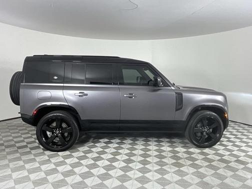 2022 Land Rover Defender 110 X-Dynamic HSE