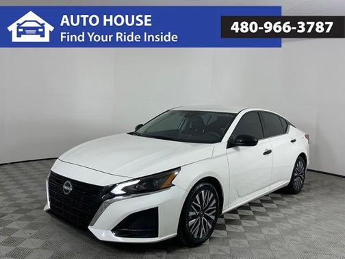 Glacier White 2025 Nissan Altima 2.5 SV