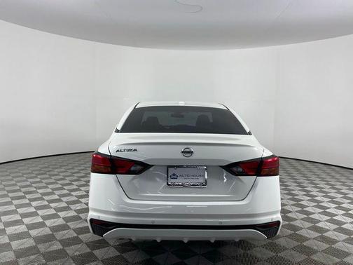 Glacier White 2025 Nissan Altima 2.5 SV