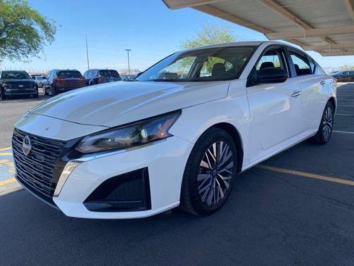 Glacier White 2025 Nissan Altima 2.5 SV