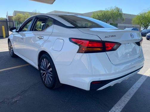 Glacier White 2025 Nissan Altima 2.5 SV