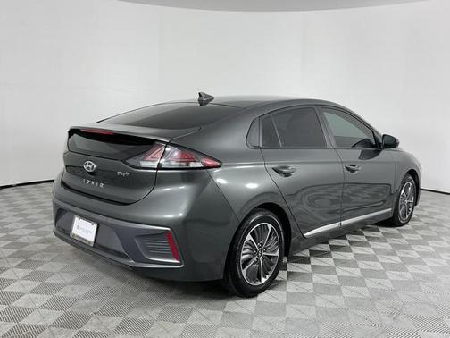 2022 Hyundai IONIQ Plug-In Hybrid SE