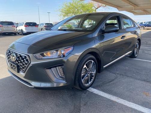 2022 Hyundai IONIQ Plug-In Hybrid SE