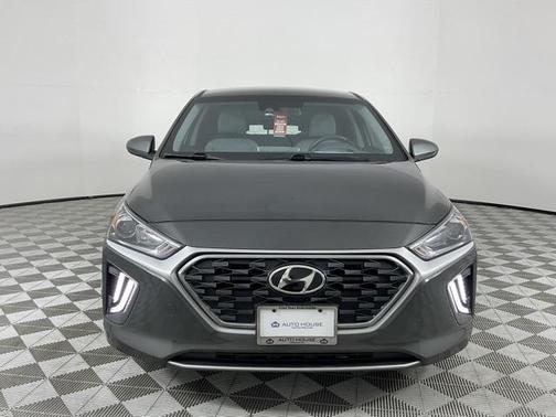 2022 Hyundai IONIQ Plug-In Hybrid SE