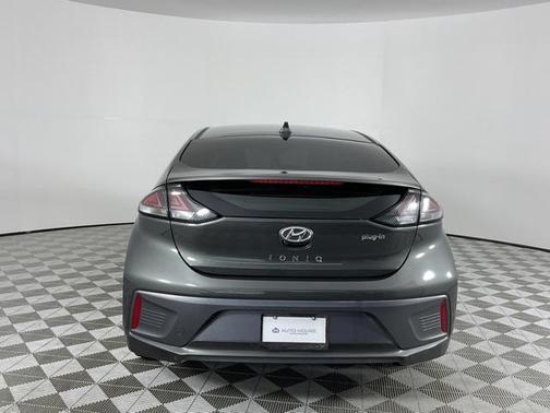 2022 Hyundai IONIQ Plug-In Hybrid SE