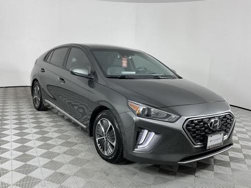 2022 Hyundai IONIQ Plug-In Hybrid SE