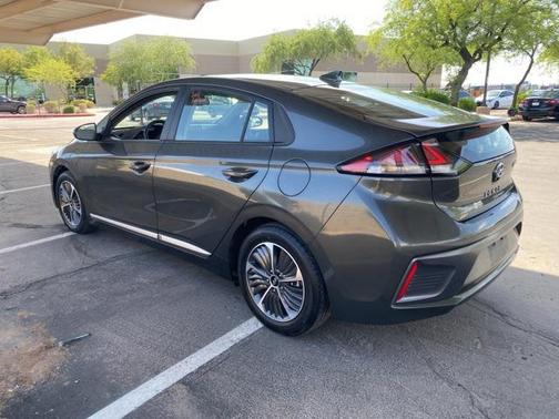 2022 Hyundai IONIQ Plug-In Hybrid SE
