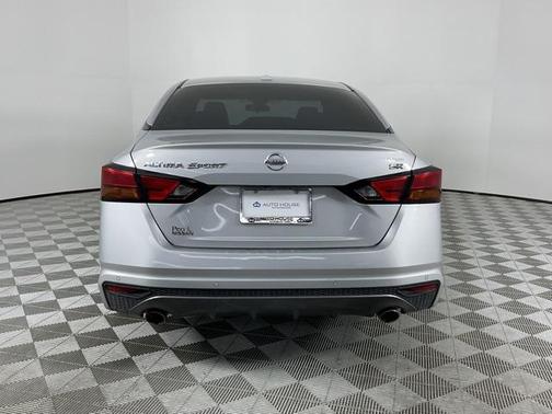 2021 Nissan Altima SR FWD