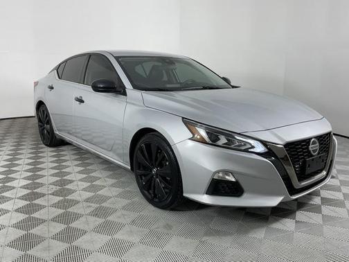 2021 Nissan Altima SR FWD