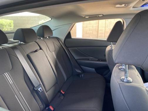 2025 Hyundai ELANTRA SEL