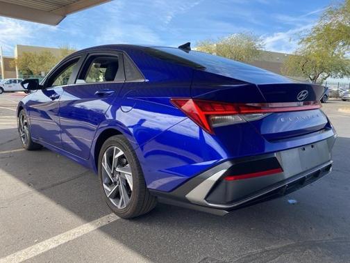 2025 Hyundai ELANTRA SEL