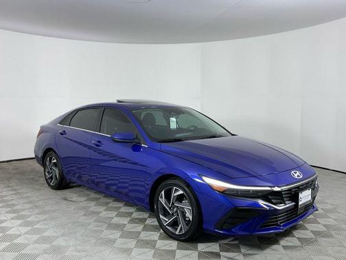 2025 Hyundai ELANTRA SEL