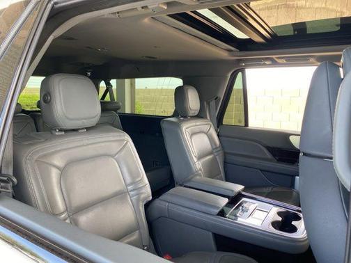 Pristine White 2020 Lincoln Navigator Reserve