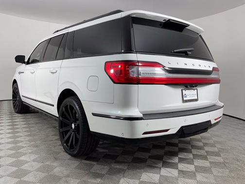 White 2020 Lincoln Navigator Reserve